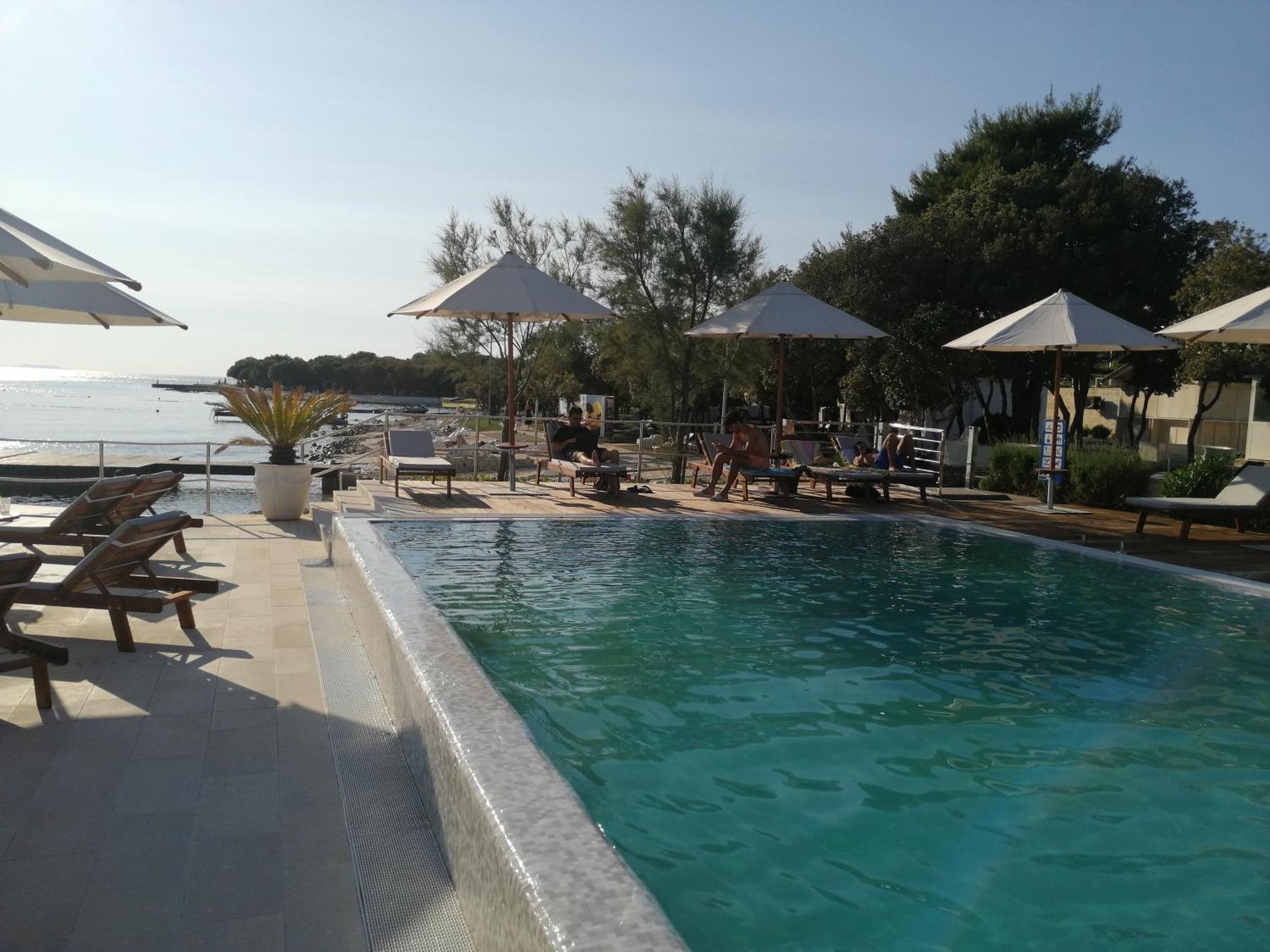 Apartmani Astrado Petrcane Buitenkant foto