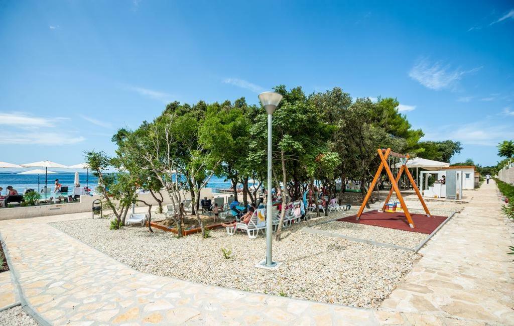 Apartmani Astrado Petrcane Buitenkant foto