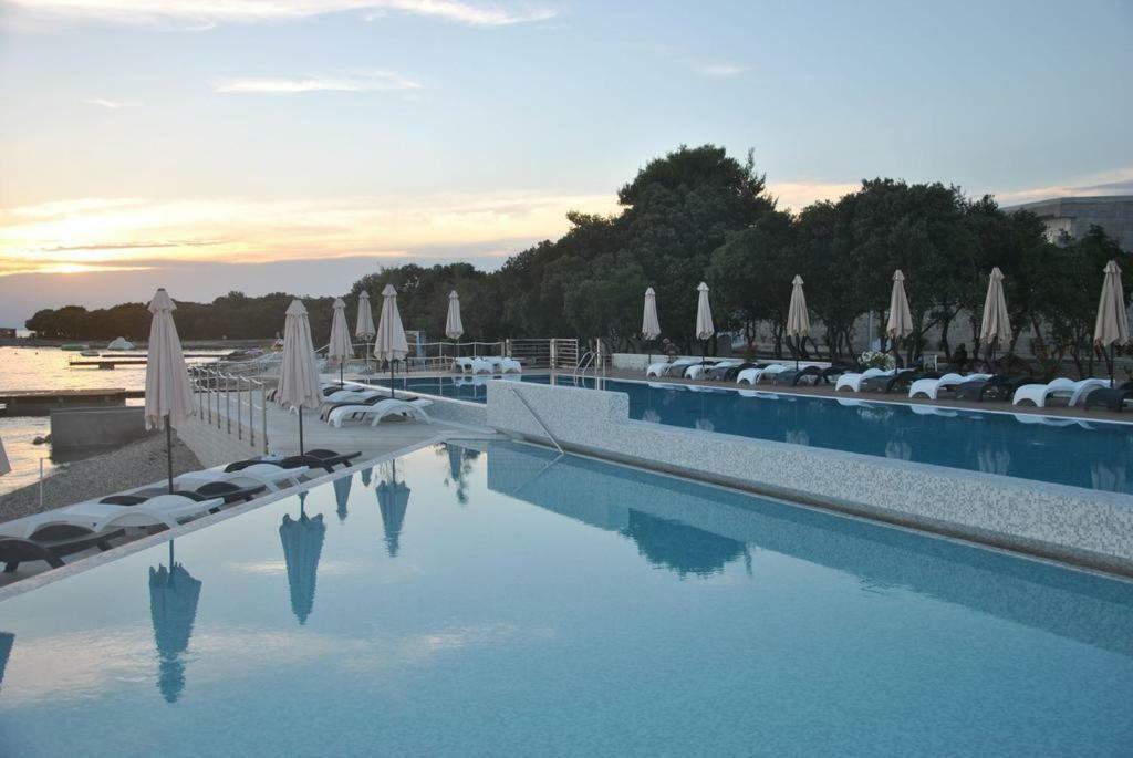 Apartmani Astrado Petrcane Buitenkant foto