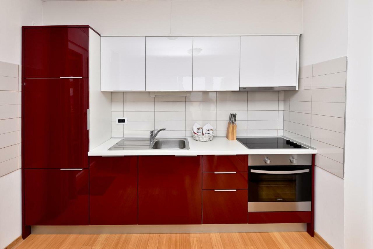 Apartmani Astrado Petrcane Buitenkant foto